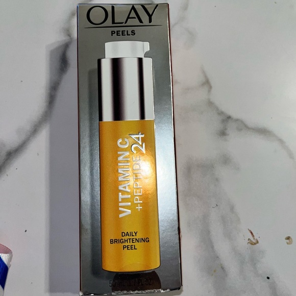 OLAY Skincare Olay Vitamin C Peptide 24 Daily Brightening Peel